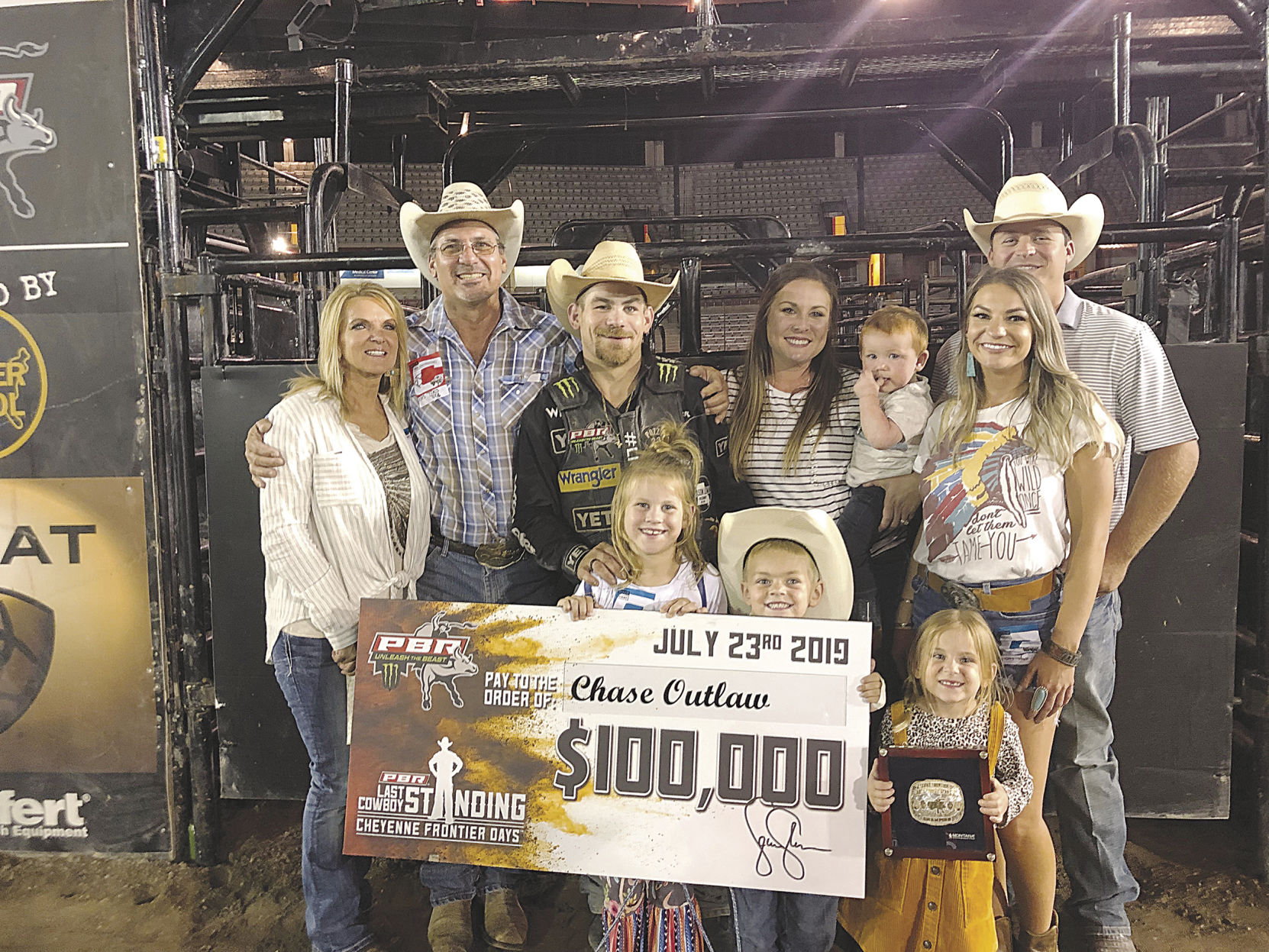 Outlaw makes huge comeback, wins big at Frontier Days